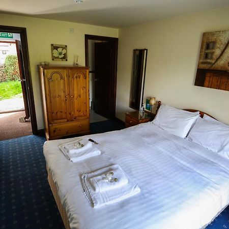 Oyo Ye Olde Bowling Green Inn (Adults Only) Bradwell  Bagian luar foto
