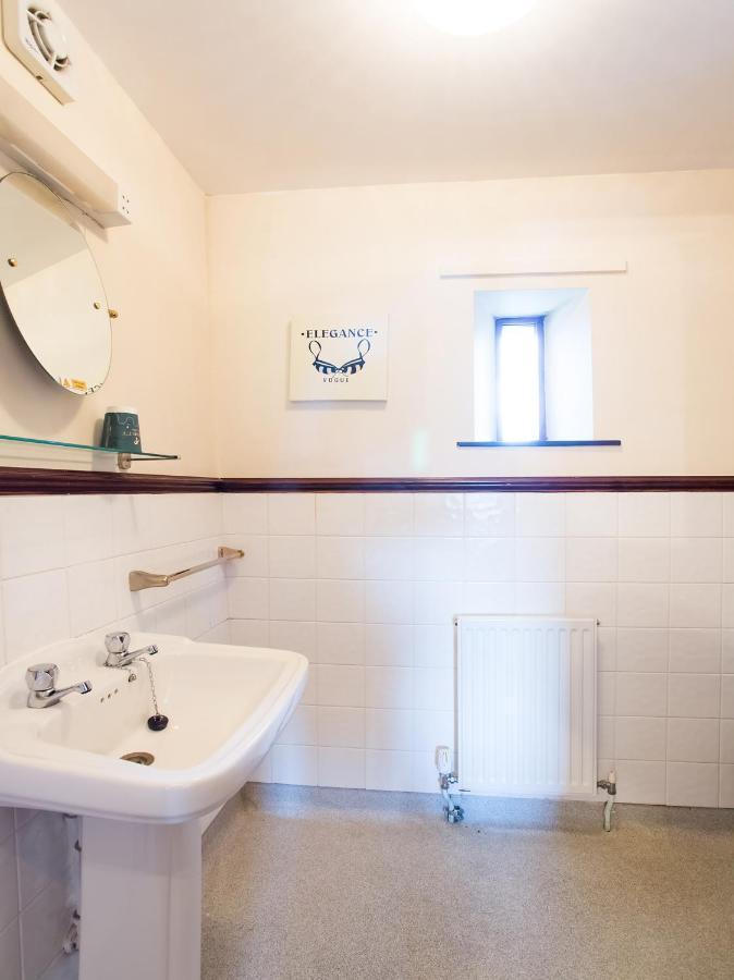 Oyo Ye Olde Bowling Green Inn (Adults Only) Bradwell  Bagian luar foto